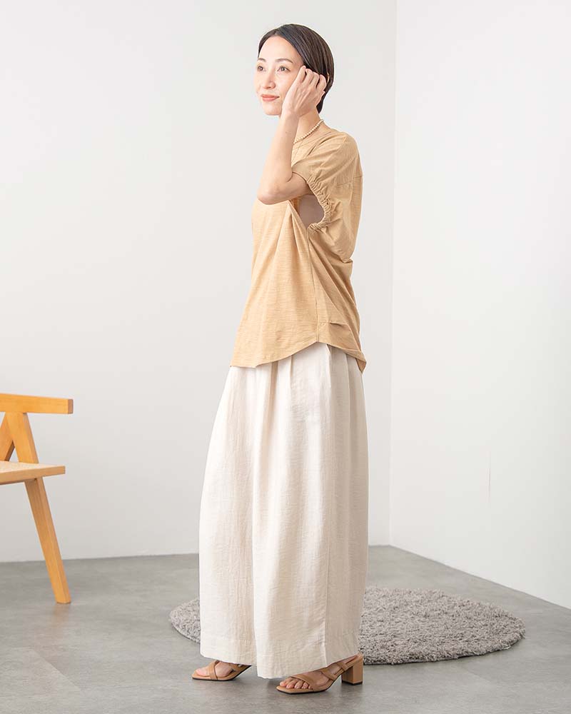 フレンチリネン混タック入りワイドストレートパンツ