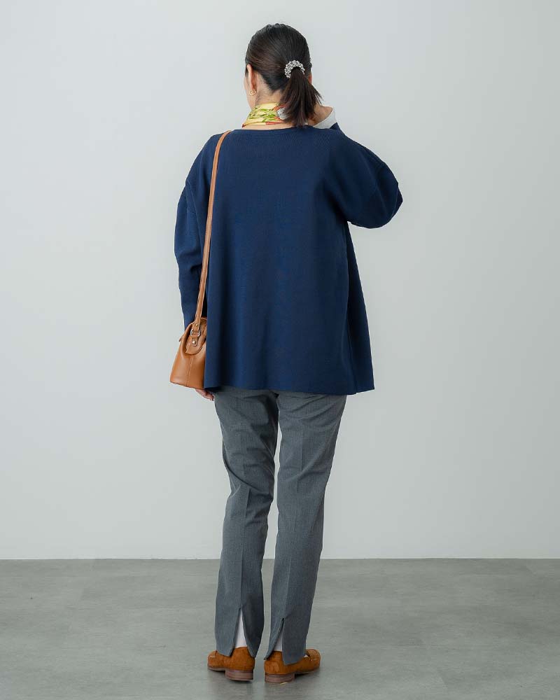 金釦アクセントスポンディッシュニットクルーネックカーディガン