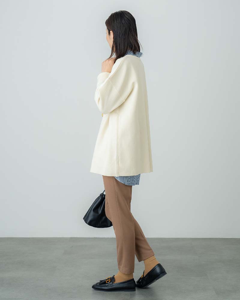 金釦アクセントスポンディッシュニットクルーネックカーディガン