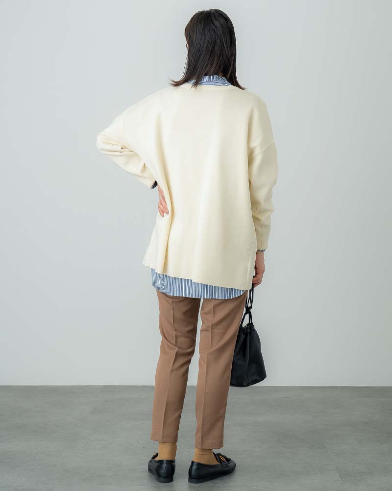 金釦アクセントスポンディッシュニットクルーネックカーディガン