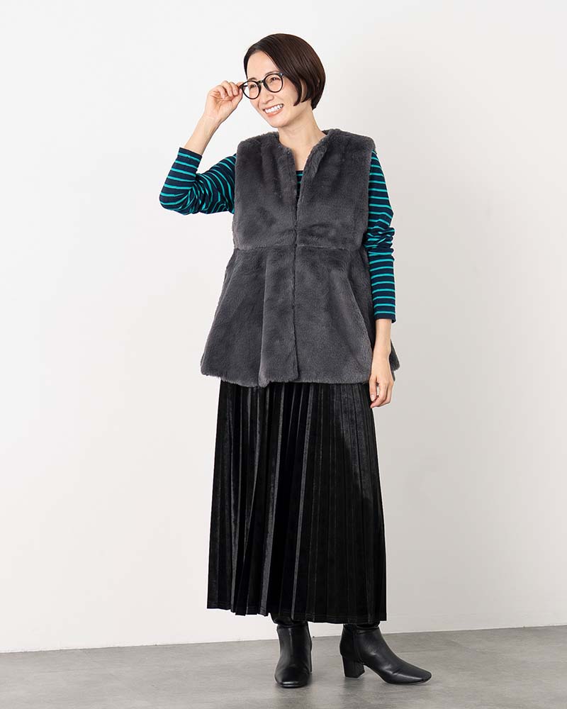 スクエアネックプルオーバー