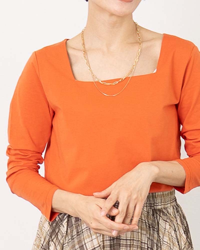 スクエアネックプルオーバー