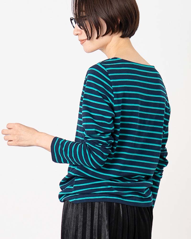 スクエアネックプルオーバー