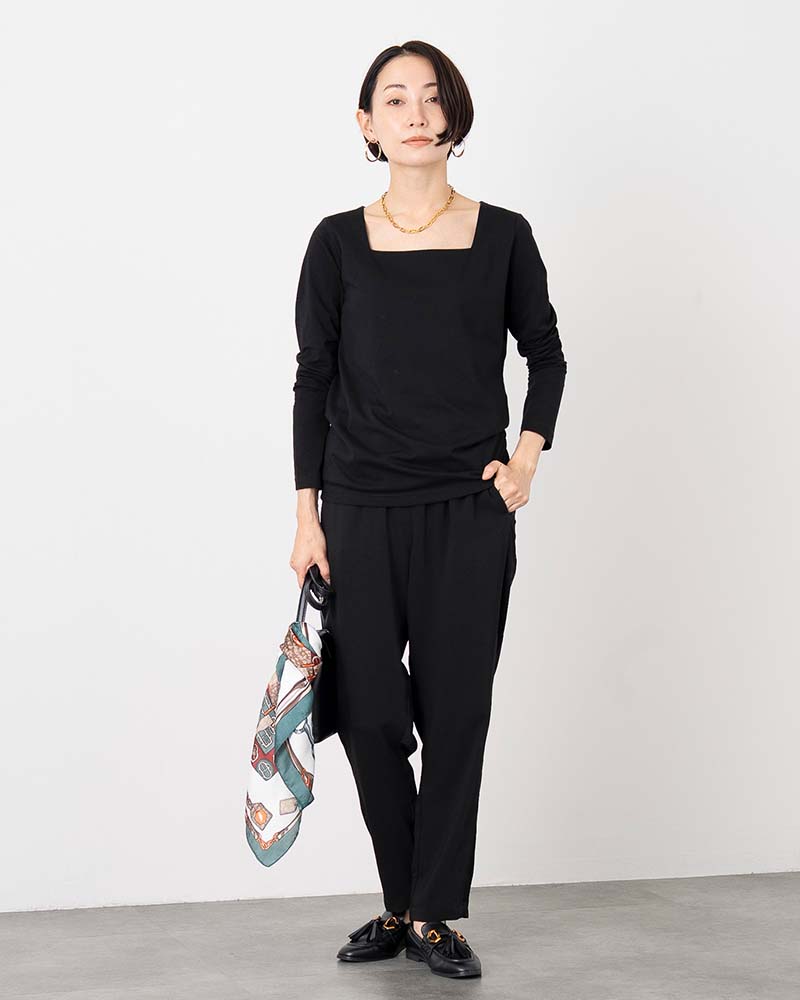 スクエアネックプルオーバー