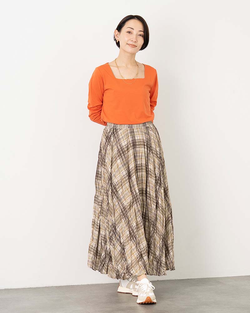 スクエアネックプルオーバー