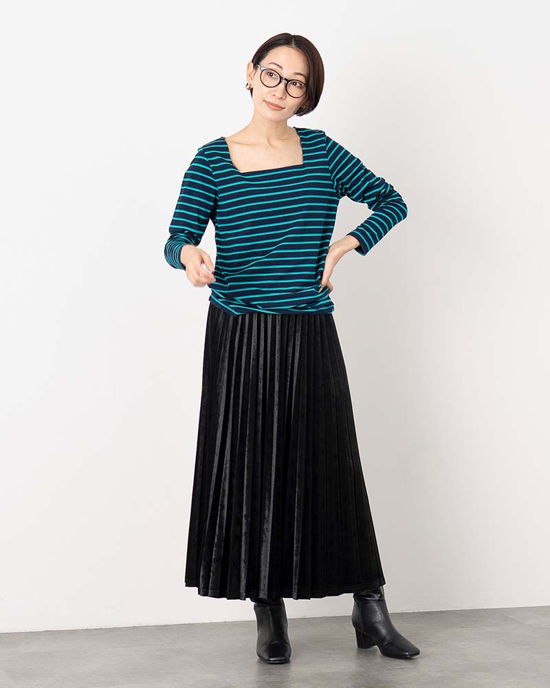 スクエアネックプルオーバー