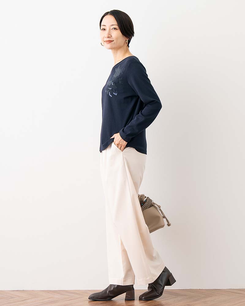 エレガンス刺繍ロングスリーブカットソー