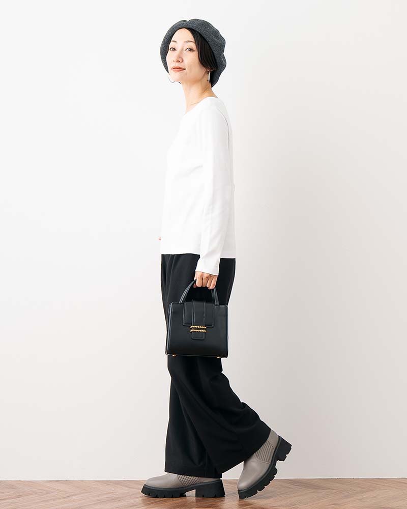 エレガンス刺繍ロングスリーブカットソー