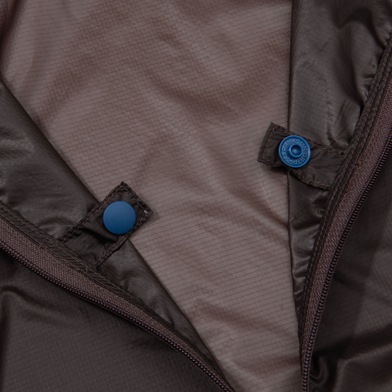 RAMONA ZEROWEIGHT WINDBREAKER（Unisex）BROWN