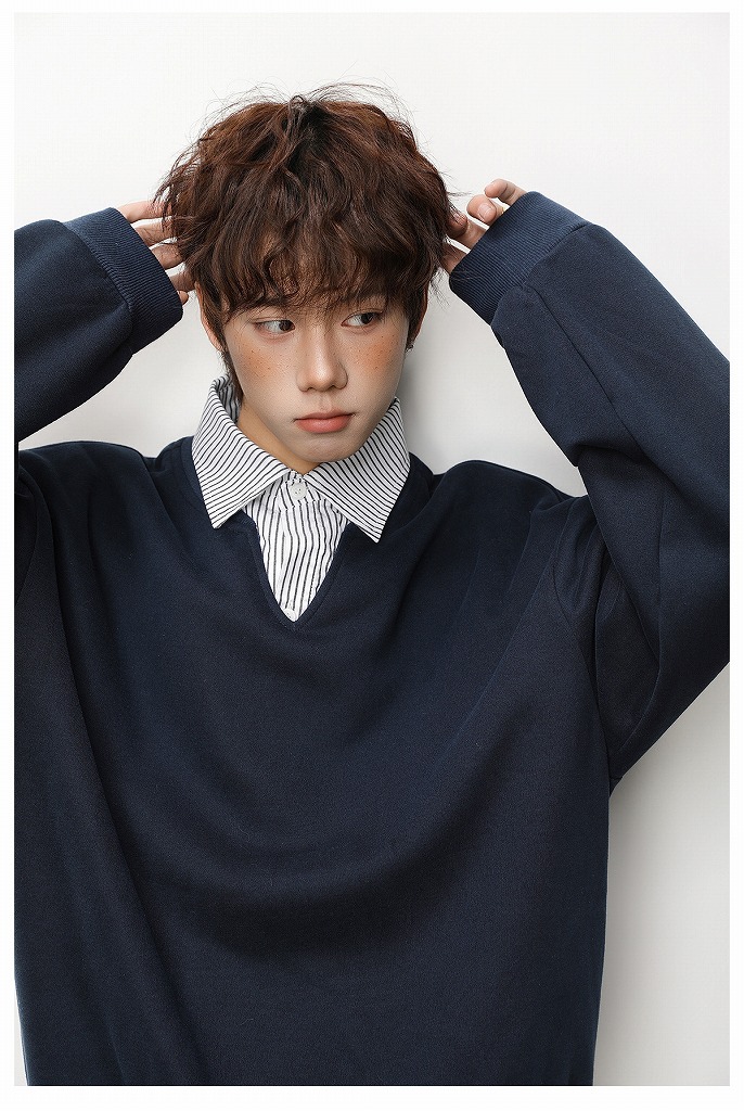 メンズ フェイクレイヤード ストライプシャツ風Vネック スウェット レトロ 学院風 プルオーバー★全3色