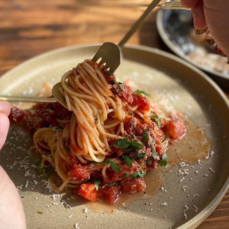 プレート 22cm クリア｜HASAMI PORCELAIN／ハサミポーセリン｜z／a