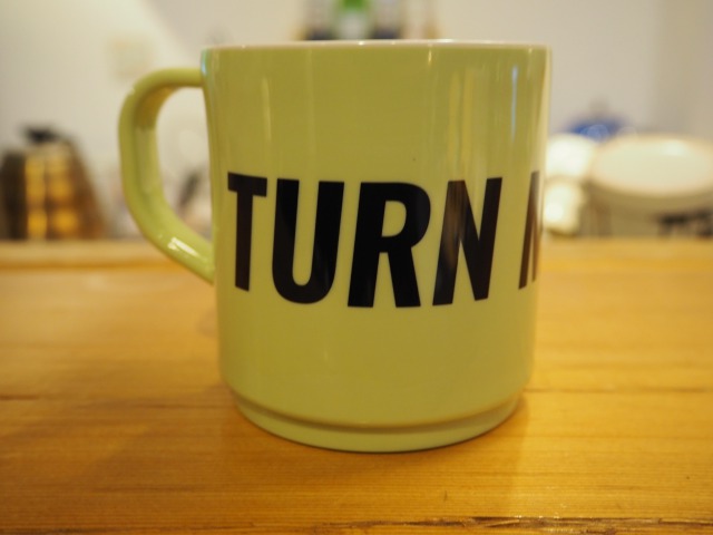 TURN ME ON ( ߡ  ) / ᥤ  TURN ME ON MUG / GREEN