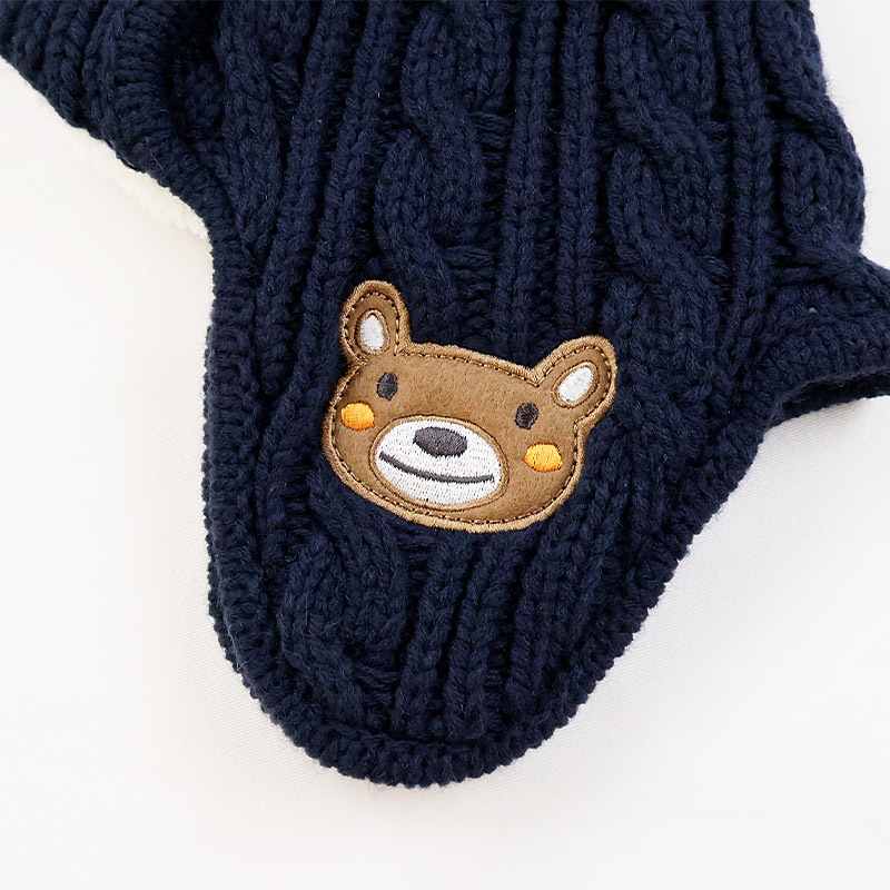 キッズ ベビー ニット帽 耳当て付き 男の子 女の子 ニットキャップ 子供用 帽子 (2サイズ展開 50-54cm)【ZOOMIC ズーミック】 マイクロファイバーフリース アップリケ ケーブル編み チェック 動物 アニマル くま クマ ポンポン 暖かい 防寒 保温 キャップ 暖かい 雪遊び