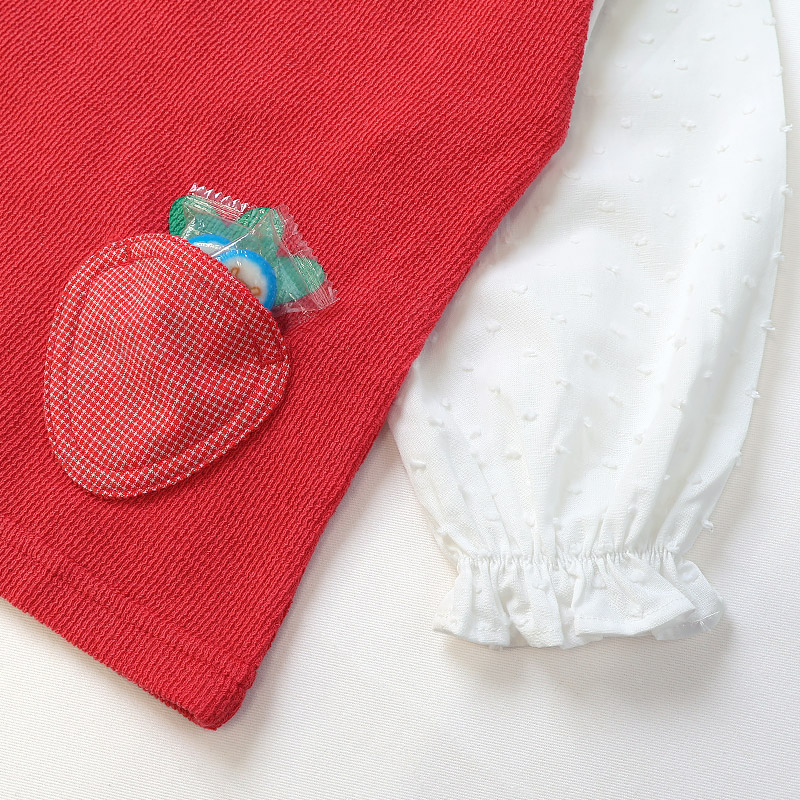 イチゴ刺繍のスカラップ衿Tシャツ【フルーツ天国】