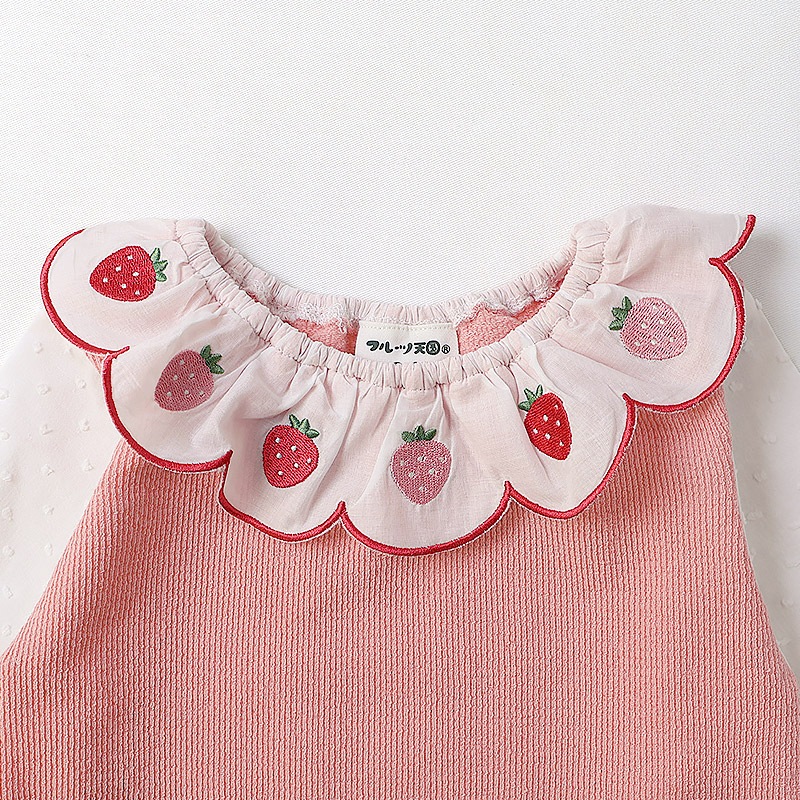イチゴ刺繍のスカラップ衿Tシャツ【フルーツ天国】