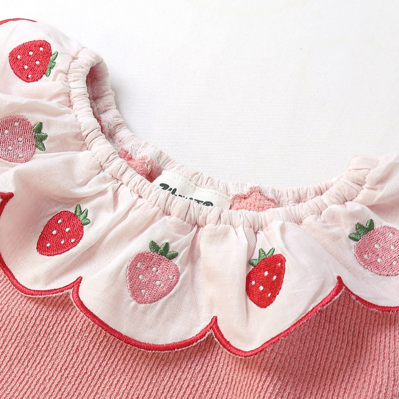 イチゴ刺繍のスカラップ衿Tシャツ【フルーツ天国】