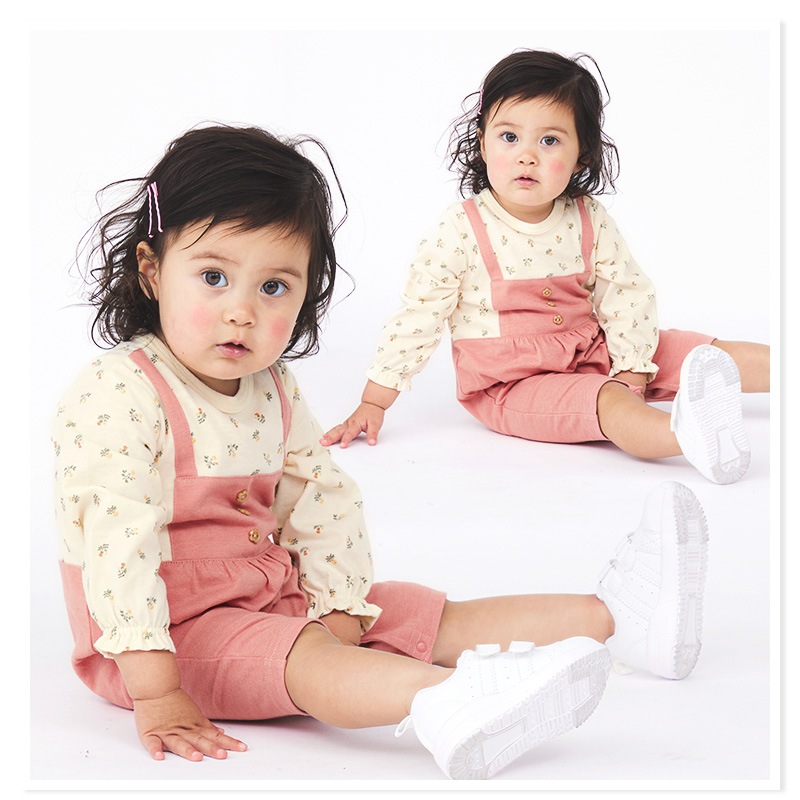 ベビー服 カバーオール 女の子 オーバーオール風 花柄 重ね着風 フラワー 長袖 ロンパース ( 70-80cm ) ナチュラル 子供服 キッズ 新生児 ベビーウェア 赤ちゃん かわいい おしゃれ 70cm 80cm ギフト プレゼント 出産祝い 贈り物 ベビーギフト