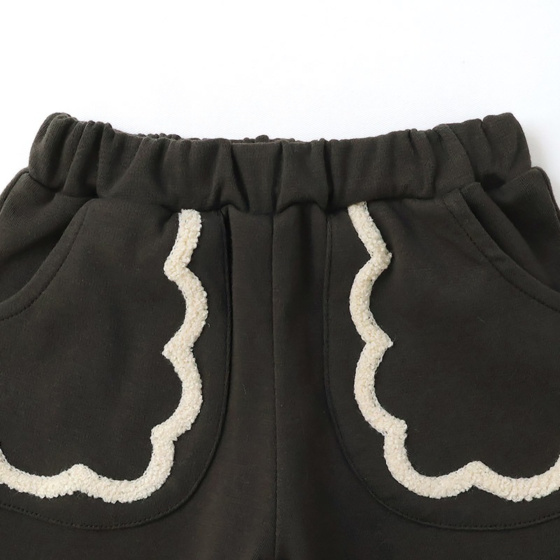 なみなみ刺繍ポケットショートパンツ【Uzulandウズランド】