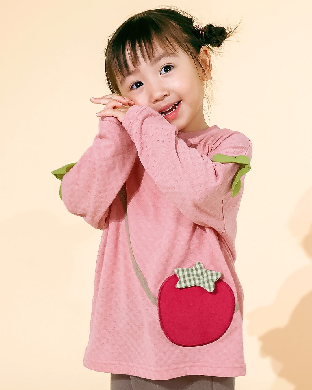 イチゴ/ぶどうのショルダー風長袖Tシャツ｜80-130cm 【 フルーツ天国 】