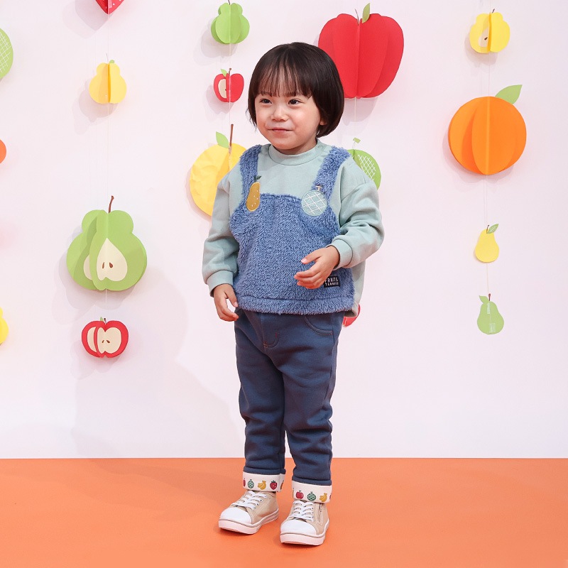 キッズ スウェットトレーナー 長袖 裏起毛 起毛あり オーバーオール風 ベビー トップス 男の子 女の子【フルーツ天国】 苺 いちご イチゴ りんご 林檎 メロン ラフランス 洋梨 フルーツ くだもの 果物 かわいい マイクロファイバー フリース 80 90 95 100 110 120 130
