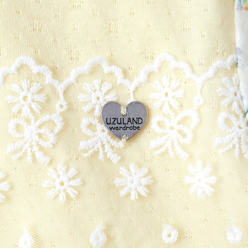 ガールズ ワンピース 半袖 花柄 女の子 キッズ ベビー チャーム付【UZULAND ウズランド】切り替え 袖切替 ジャカード シャツワンピ 半袖ワンピ ブラウス ギャザー ピンク イエロー 女子 可愛い かわいい 80 90 95 100 110 120 130