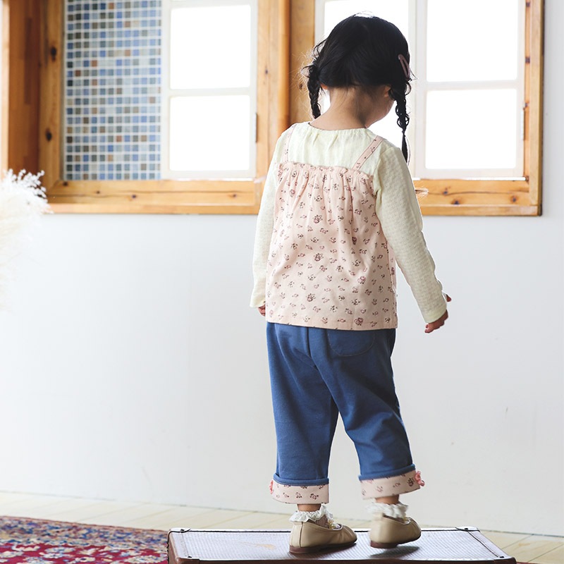 ガールズ ロンT 花柄 レース 切替 長袖 Tシャツ トップス チャーム付き 女の子 キッズ ベビー ( 80-130cm )【 UZULAND ウズランド 】 チュニック ブラウス 重ね着風 ジャカード くすみカラー カットソー ピンク アイボリー 秋物 80cm 90cm 95cm 100cm 110cm 120cm 130cm