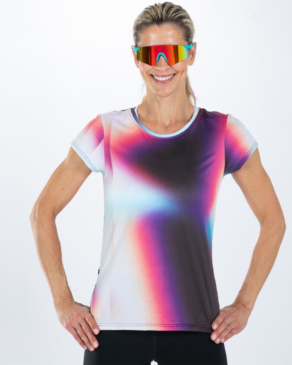 Women ELITE RUN TEE - SUBLIMATED (Sonic Shift) エリートランシャツ ラグジュアリーランTee EFR123011