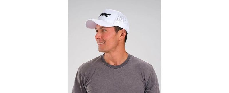 Unisex Cap Tech Curved Bill Hat  オリジナルキャップ (Zoot White)