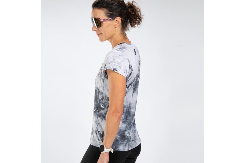 Women ELITE RUN TEE - SUBLIMATED (Vapor White) エリートランシャツ ラグジュアリーランTee EFR123001