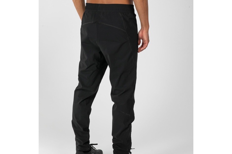 Men's Elite Run Track Pant ( Jet Black) プレミアム ランパンツ トラックパンツ EMR82001
