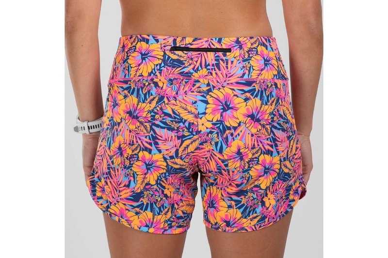 Women Club Aloha 6in Run Short ランショーツ ショートパンツ ZFR24107