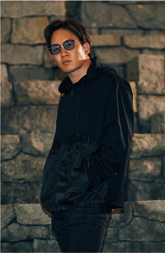 ナイロン切り替えジップパーカー