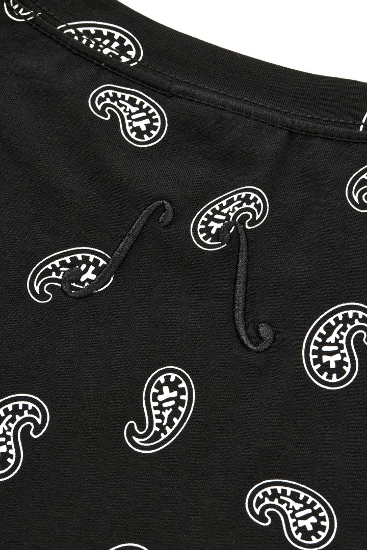 ペイズリーTシャツ