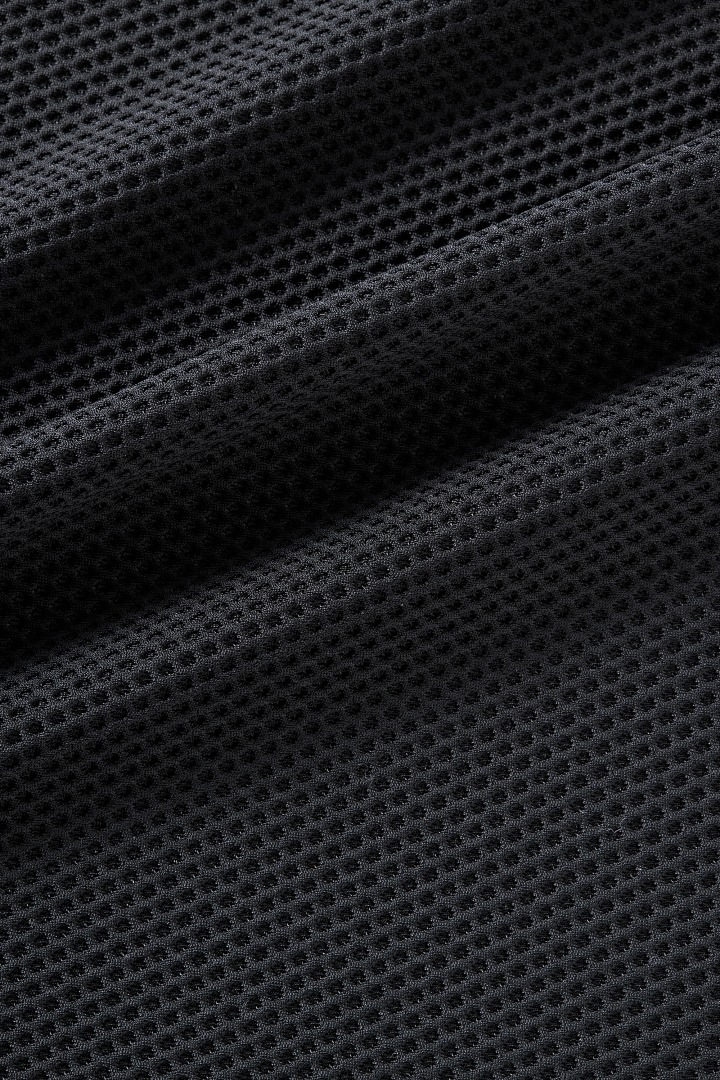 ワッフルメッシュモックネックロゴTシャツ