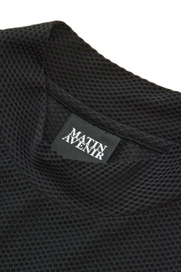 ワッフルメッシュモックネックロゴTシャツ | すべての商品 | Matin Avenir