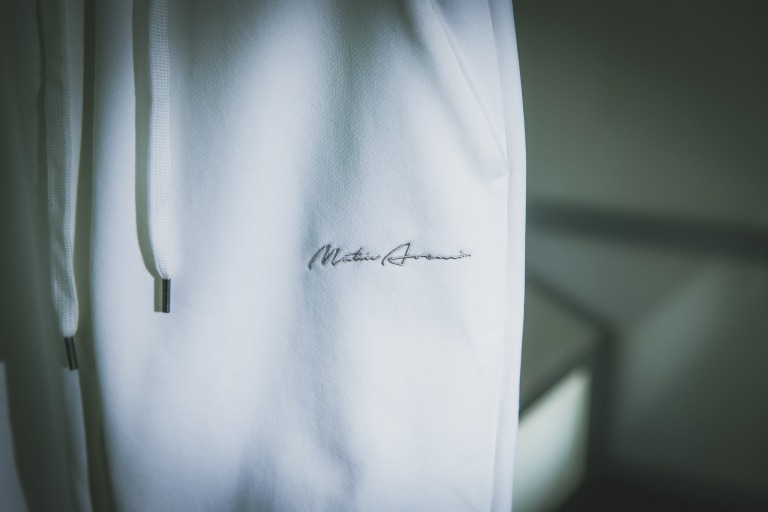 COLLABORATION LONG PANTS ホワイト