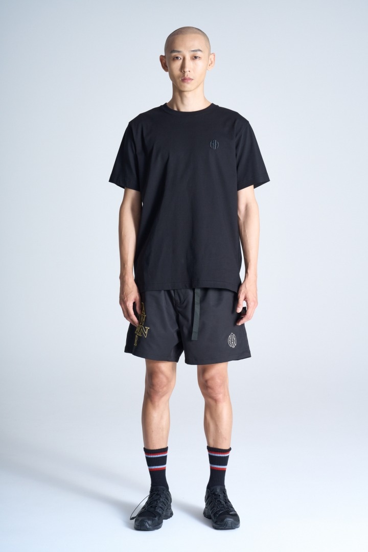 ワンポイントロゴ刺繍Tシャツ オールブラック