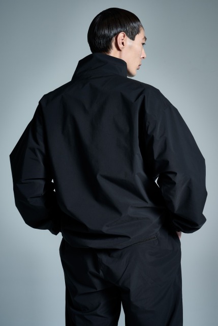 ブラックタフタウィンドブレイカージャケット