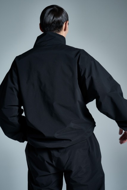 ブラックタフタウィンドブレイカージャケット