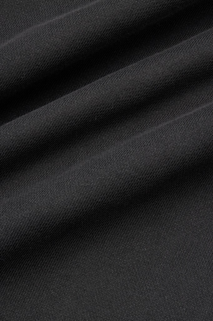 サガラ刺繍パーカー