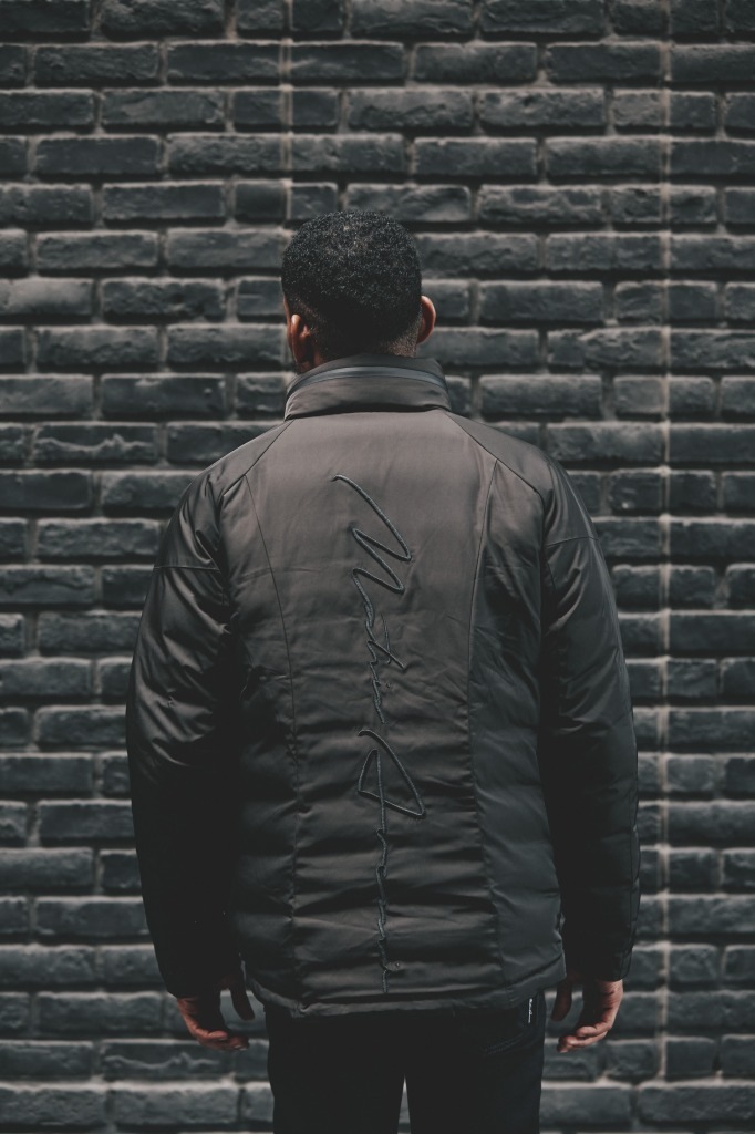 インフードダウンジャケット