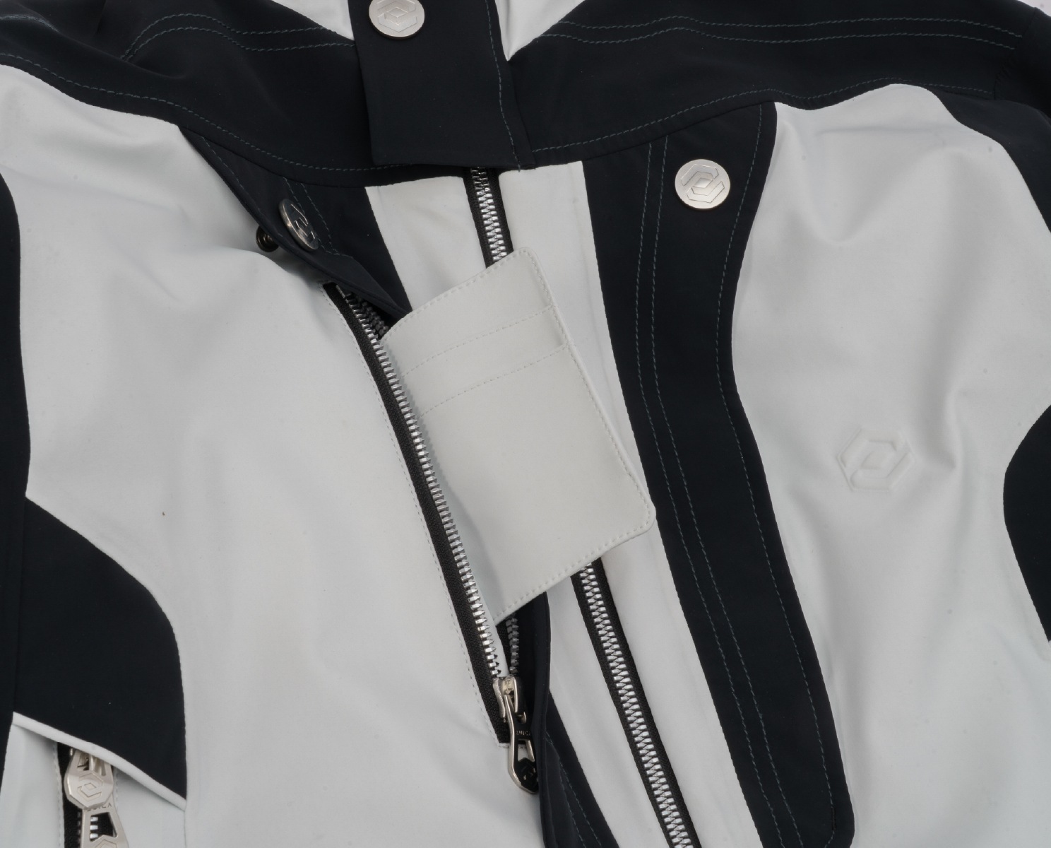 【予約販売】10月末頃のお届け　Shadow Teck Jacket / ZAM26OT08
