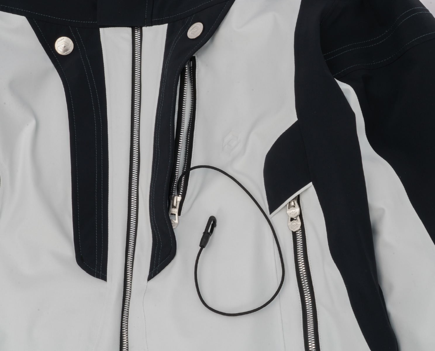 【予約販売】10月末頃のお届け　Shadow Teck Jacket / ZAM26OT08