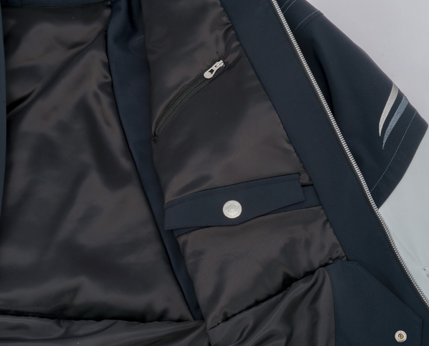 【予約販売】10月末頃のお届け　Shadow Teck Jacket / ZAM26OT08