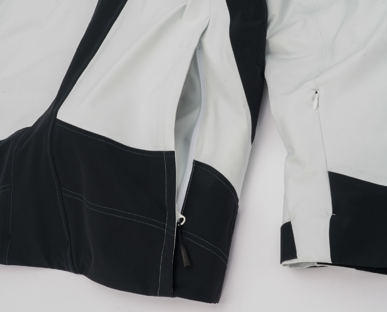【予約販売】10月末頃のお届け　Shadow Teck Jacket / ZAM26OT08