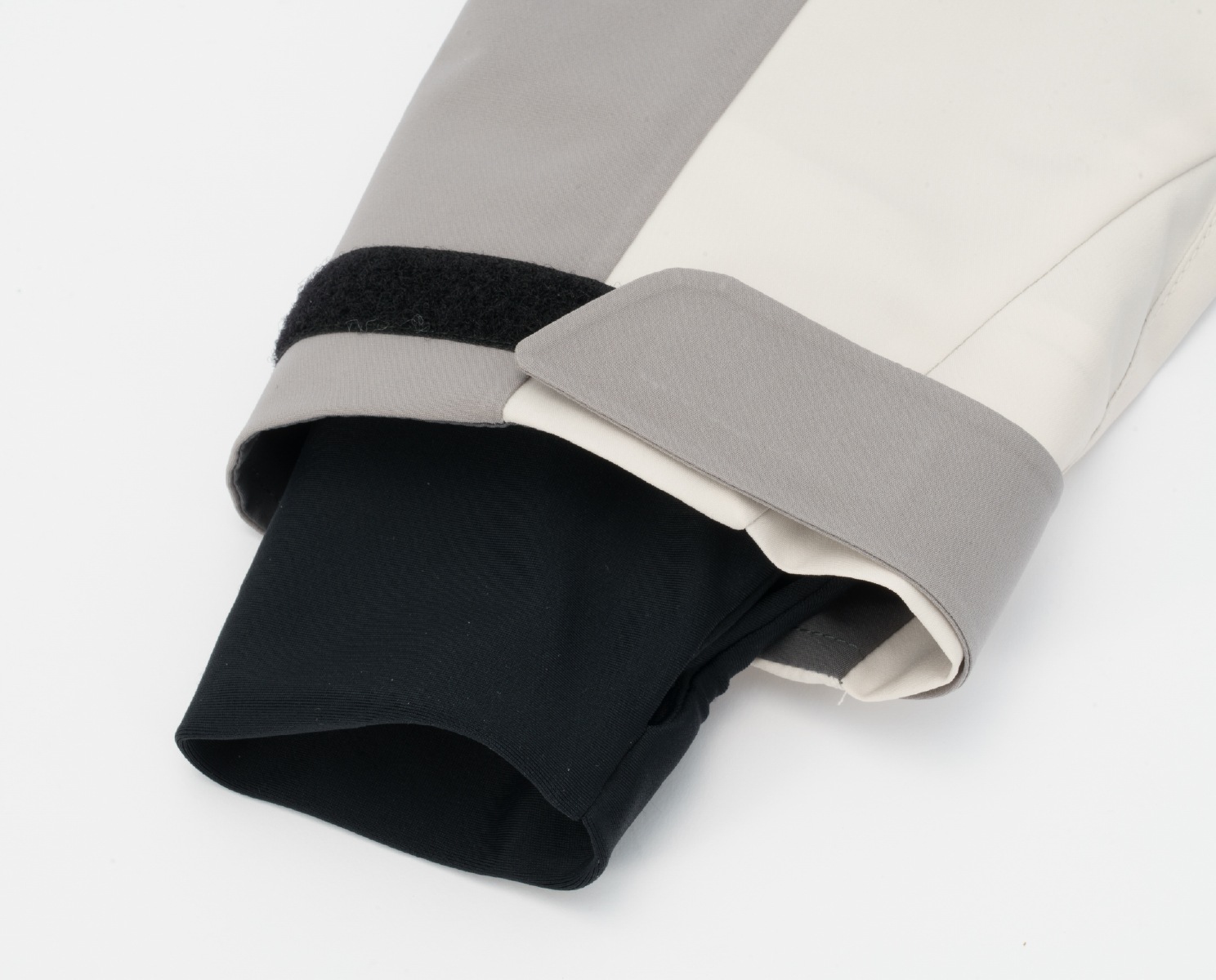 【予約販売】12月中旬頃のお届け CubeLine Shell Jacket / ZAM26OT09
