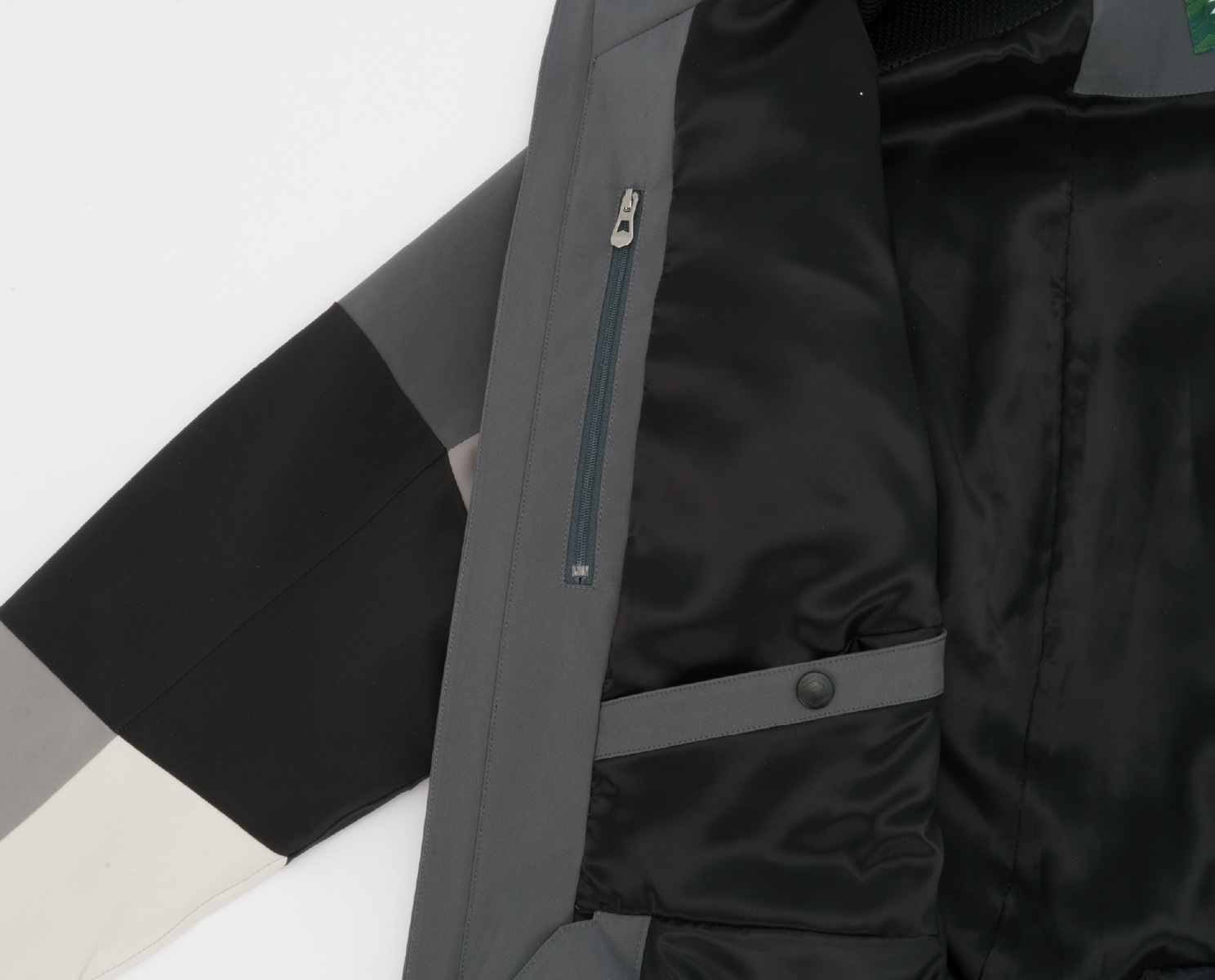 【予約販売】12月中旬頃のお届け CubeLine Shell Jacket / ZAM26OT09