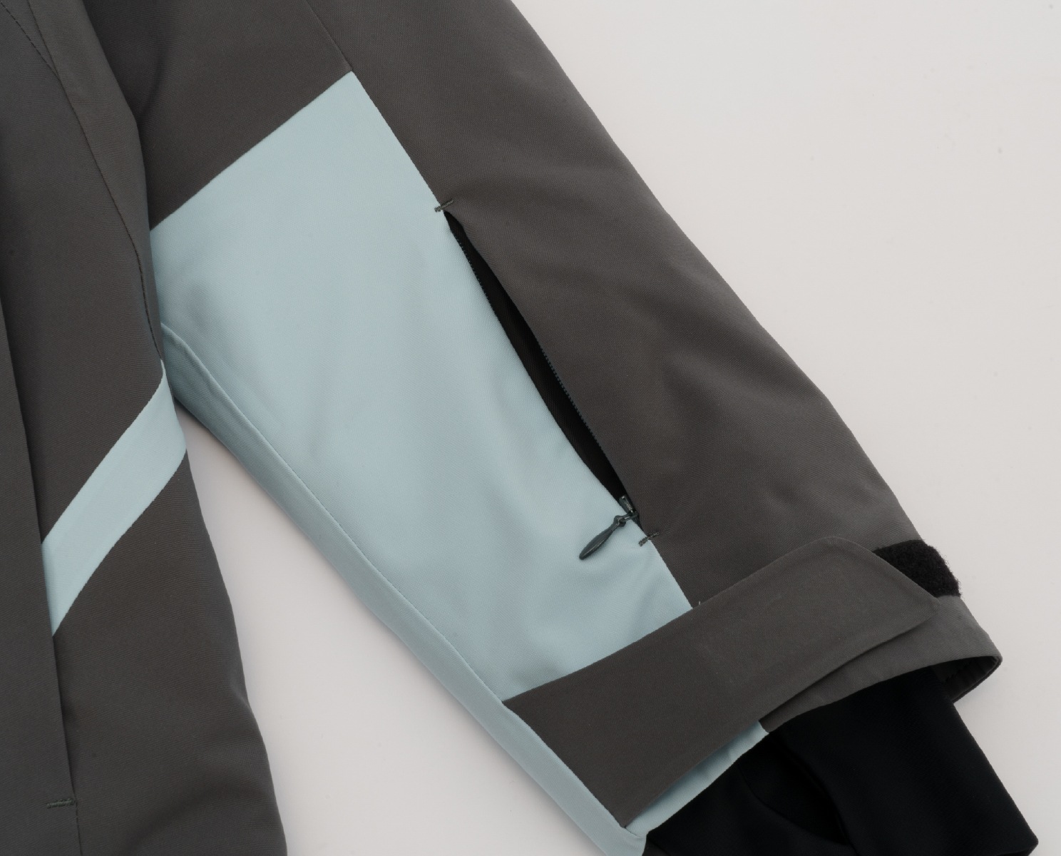 【予約販売】12月中旬頃のお届け ARROW CROSS JACKET / ZAM26OT10
