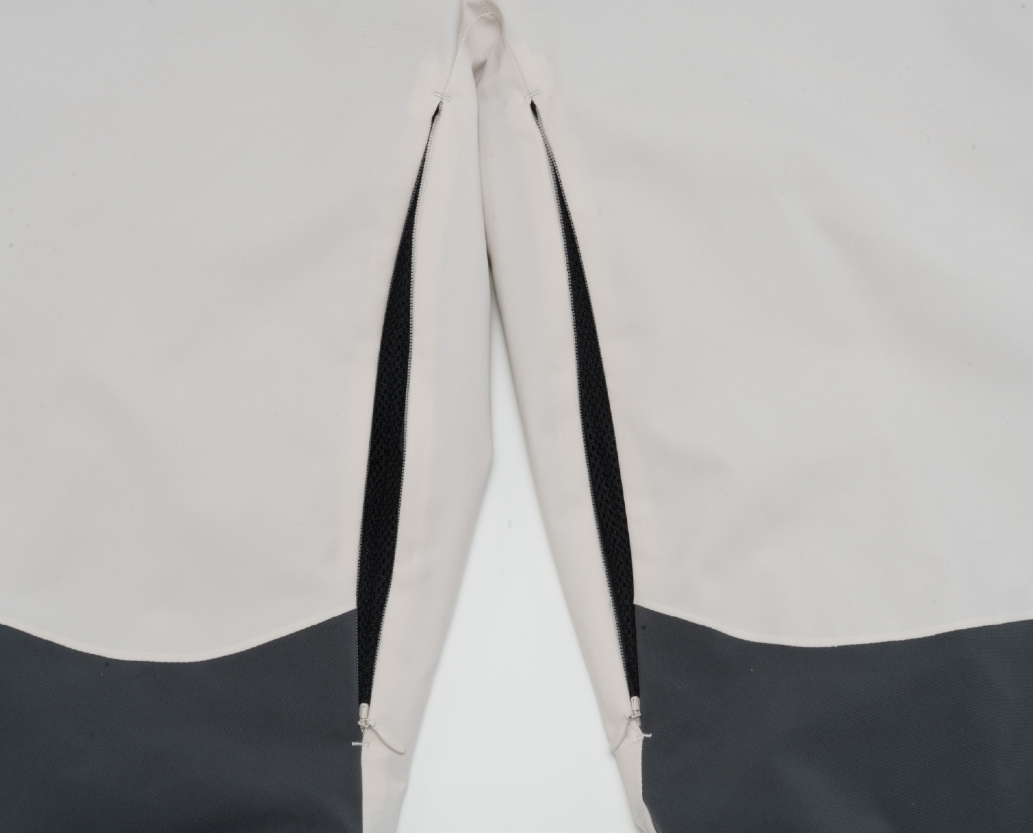【予約販売】12月中旬頃のお届け CubeLine Bib Pants / ZAM26OB11