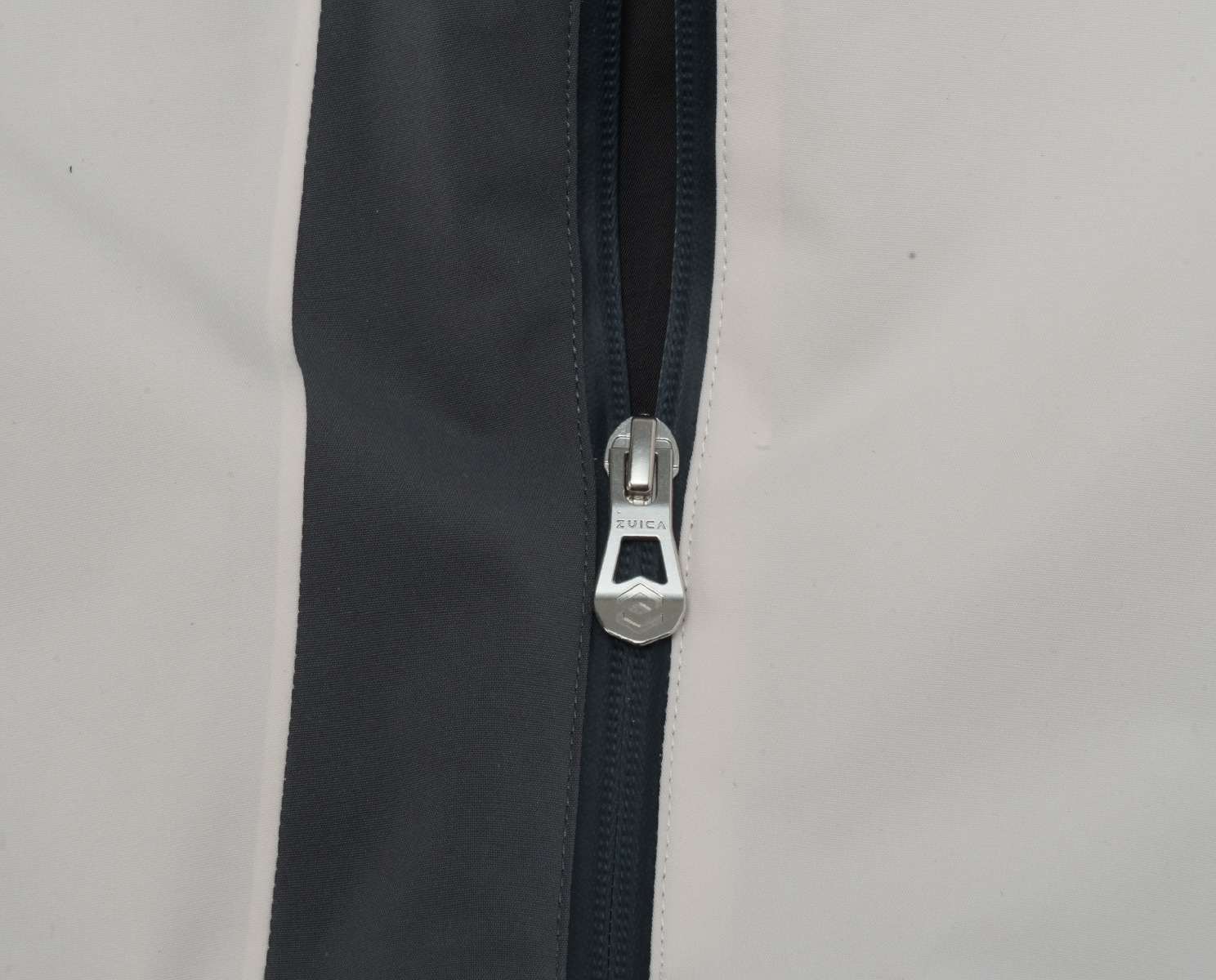 【予約販売】12月中旬頃のお届け CubeLine Bib Pants / ZAM26OB11
